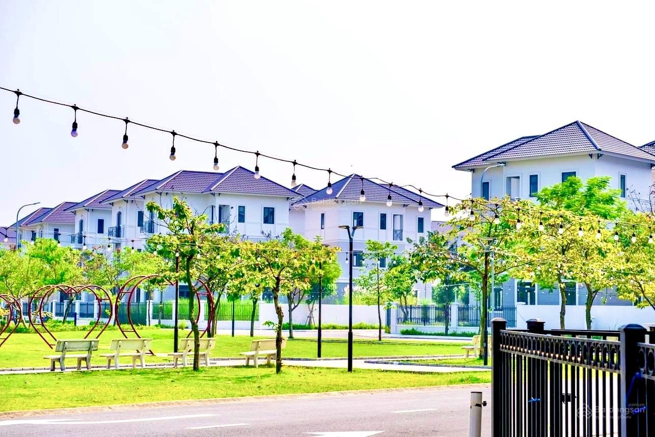 giáp đất Ninh Hiệp-Gia Lâm,cổng Ga metro - cách Hồ Tây - HN chỉ 15 phút giá chỉ vài chục 1/m vuông