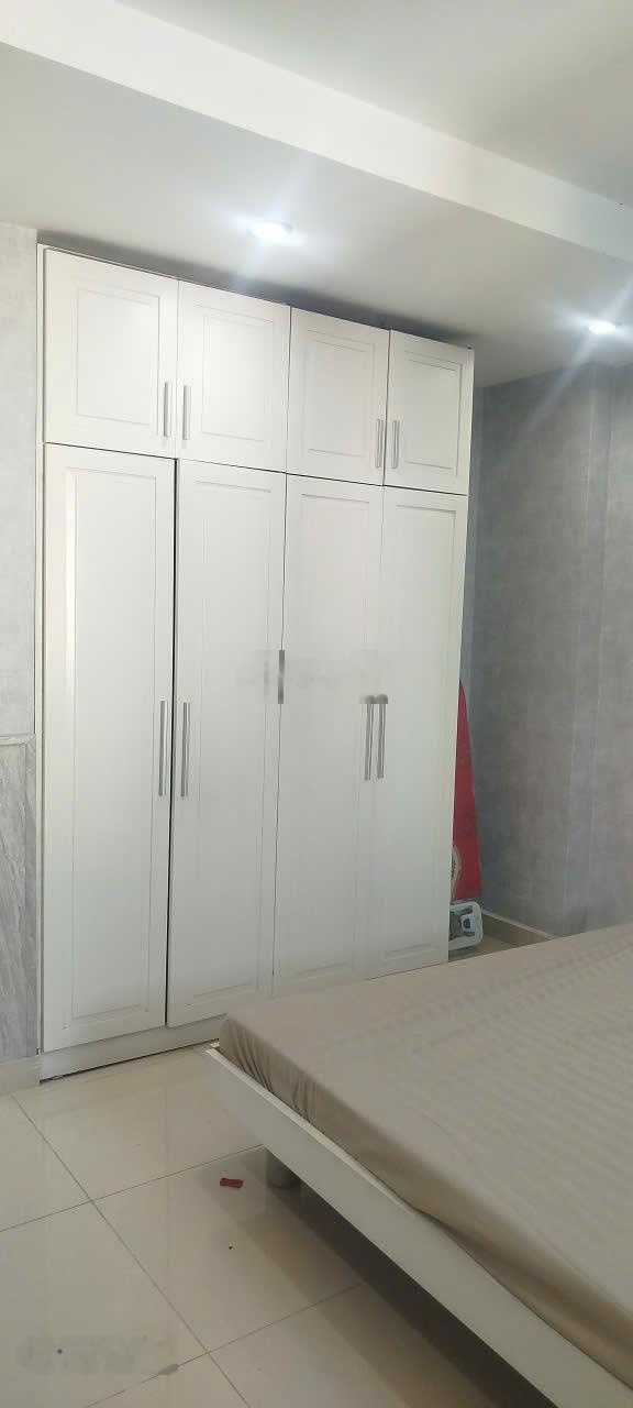 Căn hộ đầy đủ nội thất tại chung cư gold star - 2pn, 2wc, 1khach, 1bep 72m2 6tr/th. lh 0373357161