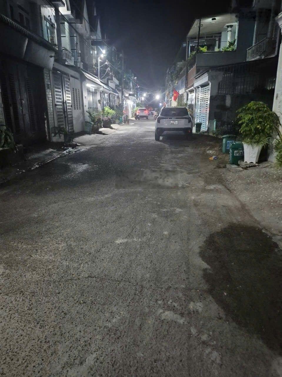 Bán nhà 80m2 Phan Văn Hớn, Bà Điểm, Hóc Môn-2 tầng ngang 5m, hẻm xe tải 8m, giá chỉ 5 tỷ