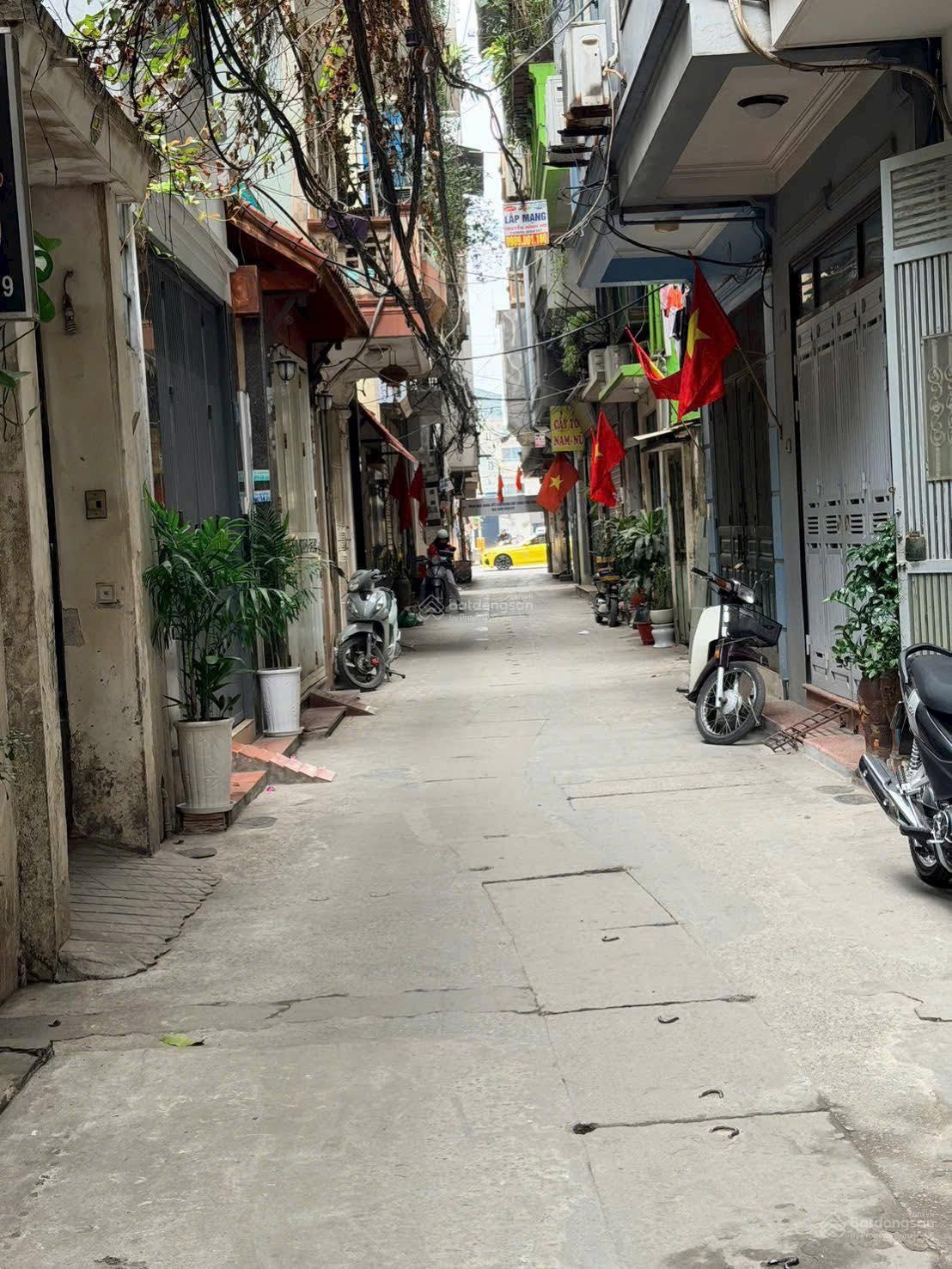 Chủ nhà vỡ trận giảm chào quá sâu nhà Xuân Phương 35m² ngõ ô tô nhỏ giá chỉ 5,5 tỷ