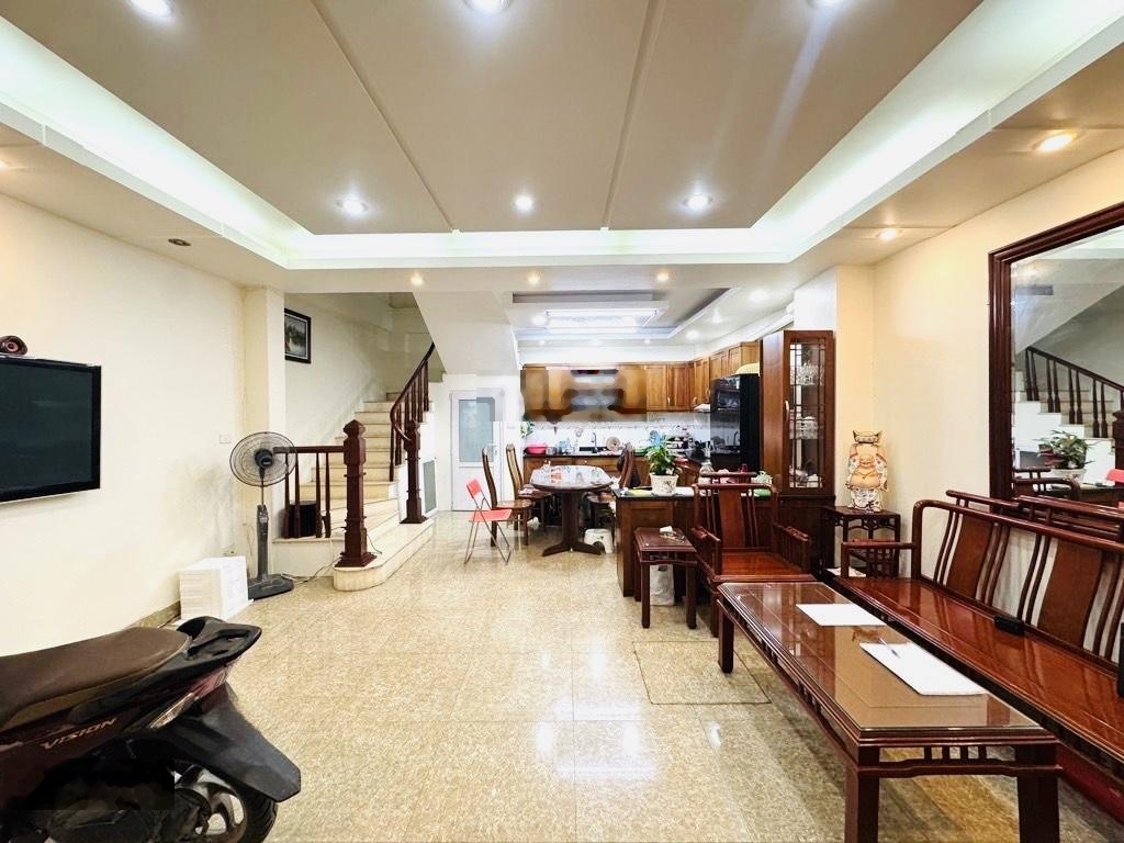 Bán nhà phố yên lạc q.hbt- nhà đẹp-phố kd sầm uât-tấp nập văn phòng 36m2-5 tầng-mt 5.5m- 14.9 tỷ tl