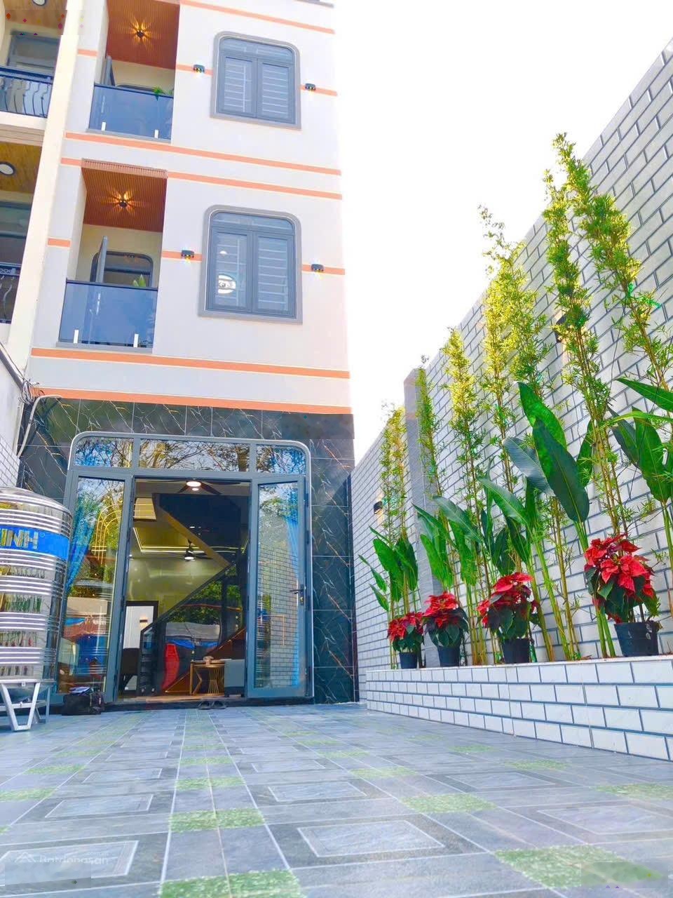 Bán nhà 4 tầng bình chiểu thủ đức - full nội thất - sổ riêng hoàn công đầy đủ - đường 8m vỉa hè 4m