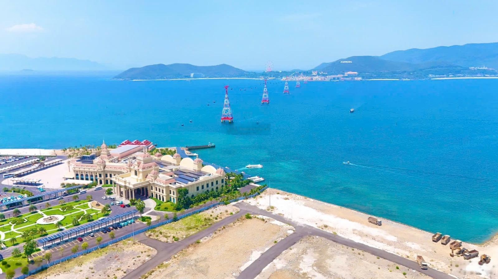 Cần Bán Nhà Phố Ven Biển Nha Trang - Vinhomes Pearl bay Nha Trang, 248m2, sở hữu vĩnh viễn, 11,6 tỷ