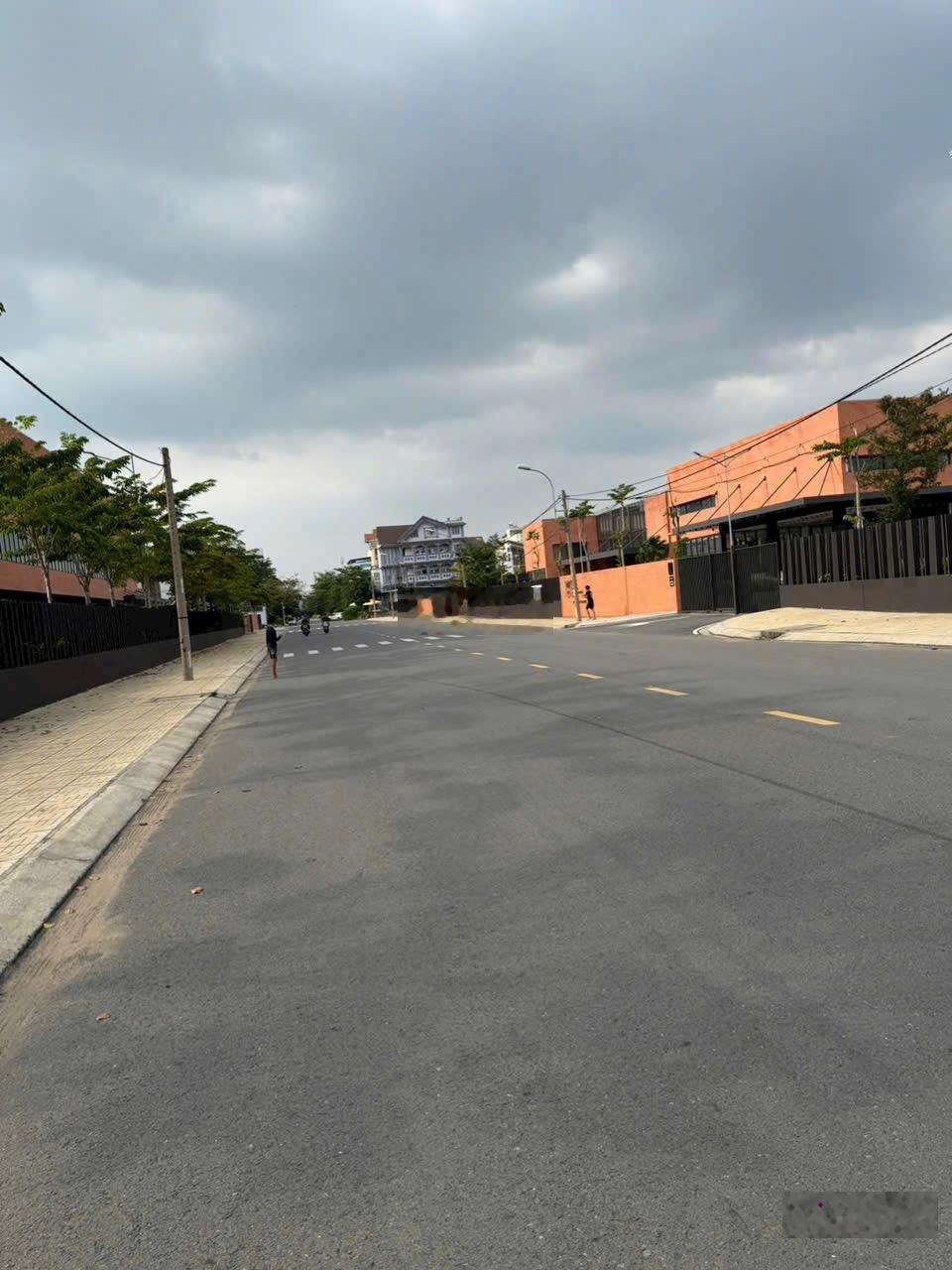 Bán lô góc khu dân cư Phong Phú kế bến xe Quận 8