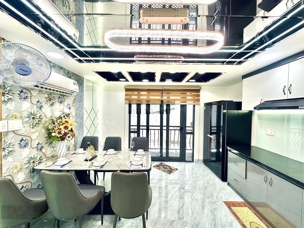 Chỉ 6 đồng hơn, nhà 5 tầng, 4x12, ô tô đỗ cổng, nhà mới 100% full nội thất, p.12, tân bình