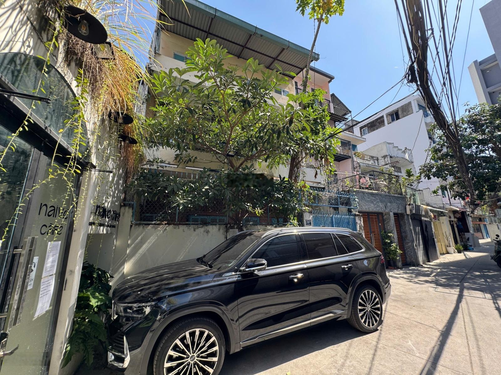 Hẻm xe hơi võ thị sáu quận 1. ngang 7m5 dài 15m . giảm mạnh 4 tỷ cần bán gấp trươc tết