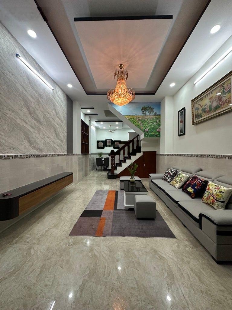 Nhà tx24 - hẻm trải nhựa rộng 6m - dt 4 x 13 - 3 tầng, 4pn - giá nhỉnh 5,6 tỷ bớt nhẹ .