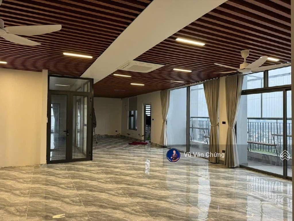 Bán căn hộ Duplex biệt thự tầng đẹp, Tòa Rainbow Văn Quán 406m giá 23 tỷ