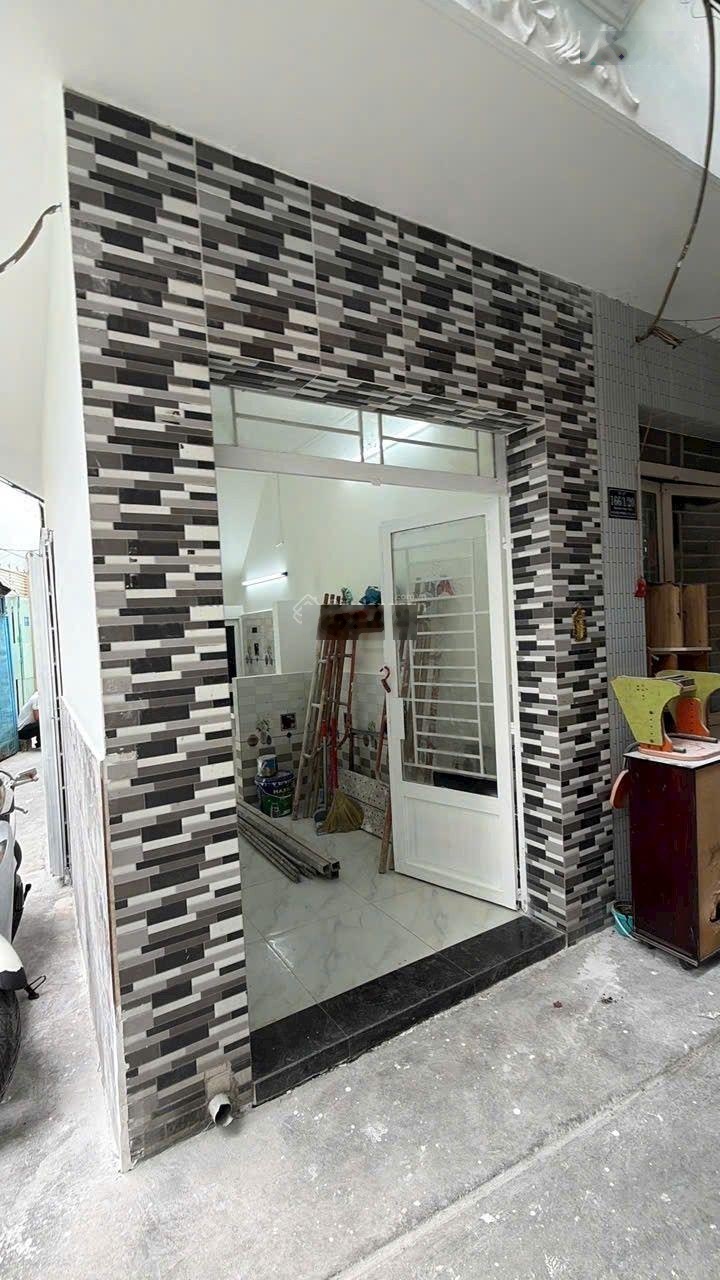 Nhà mới - sổ hồng riêng- 2 tầng - căn góc thoáng mát