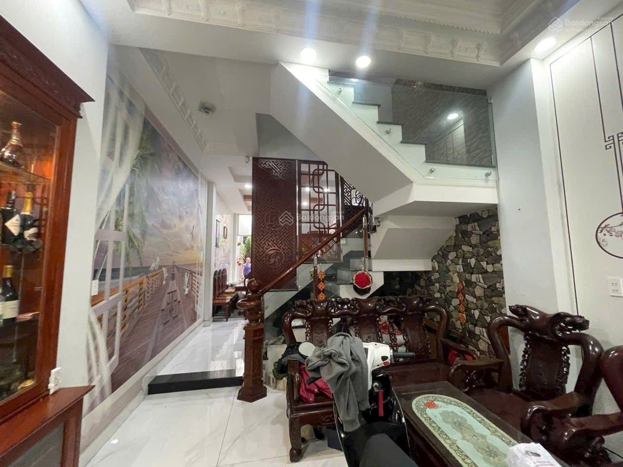 Bán nhà đẹp MTKD cách Aeon 50m - 4x20m 4 Tầng ngay công viên lớn