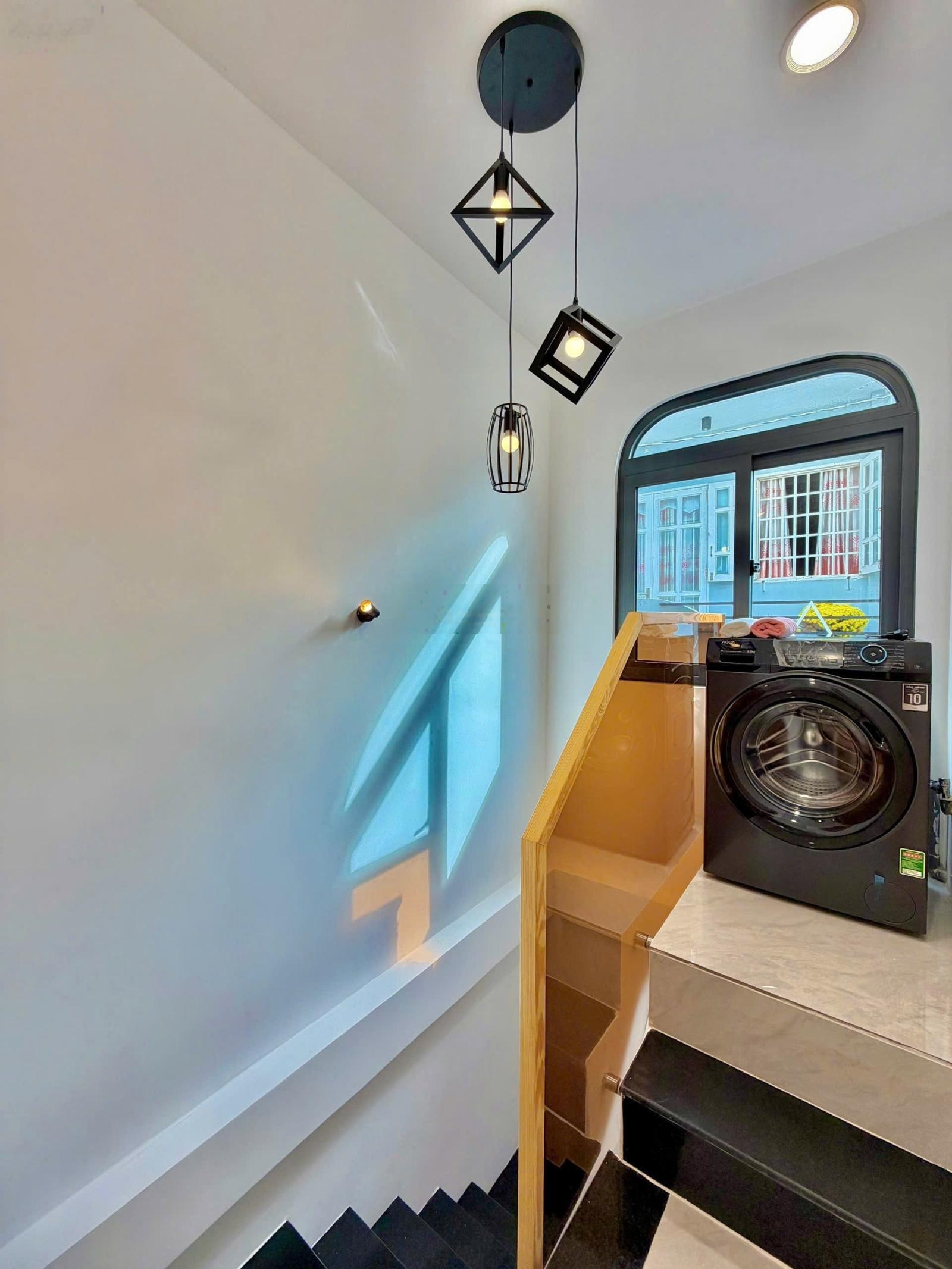 4,75 tỷ, HXH, 2 mặt tiền, còn đúng 1 có video review ở dưới