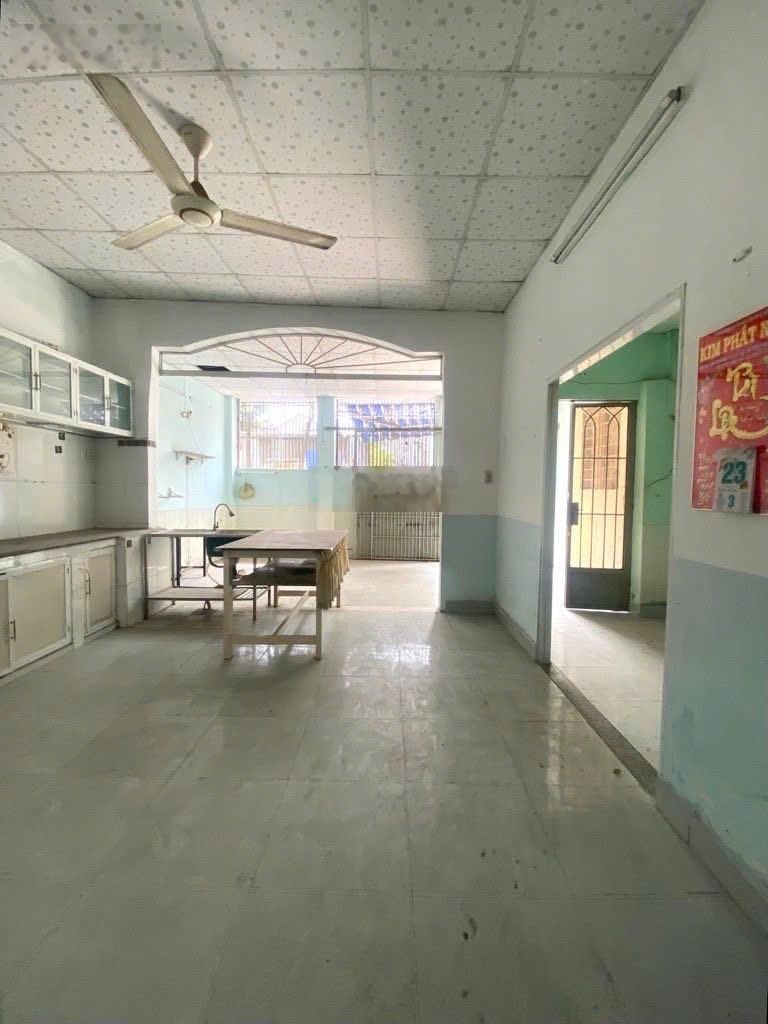 Bán đất tặng nhà cấp 4 - Nguyễn Văn Linh qua Nguyễn Thị Thập - 80m2 ngang lớn - 9.x tỷ