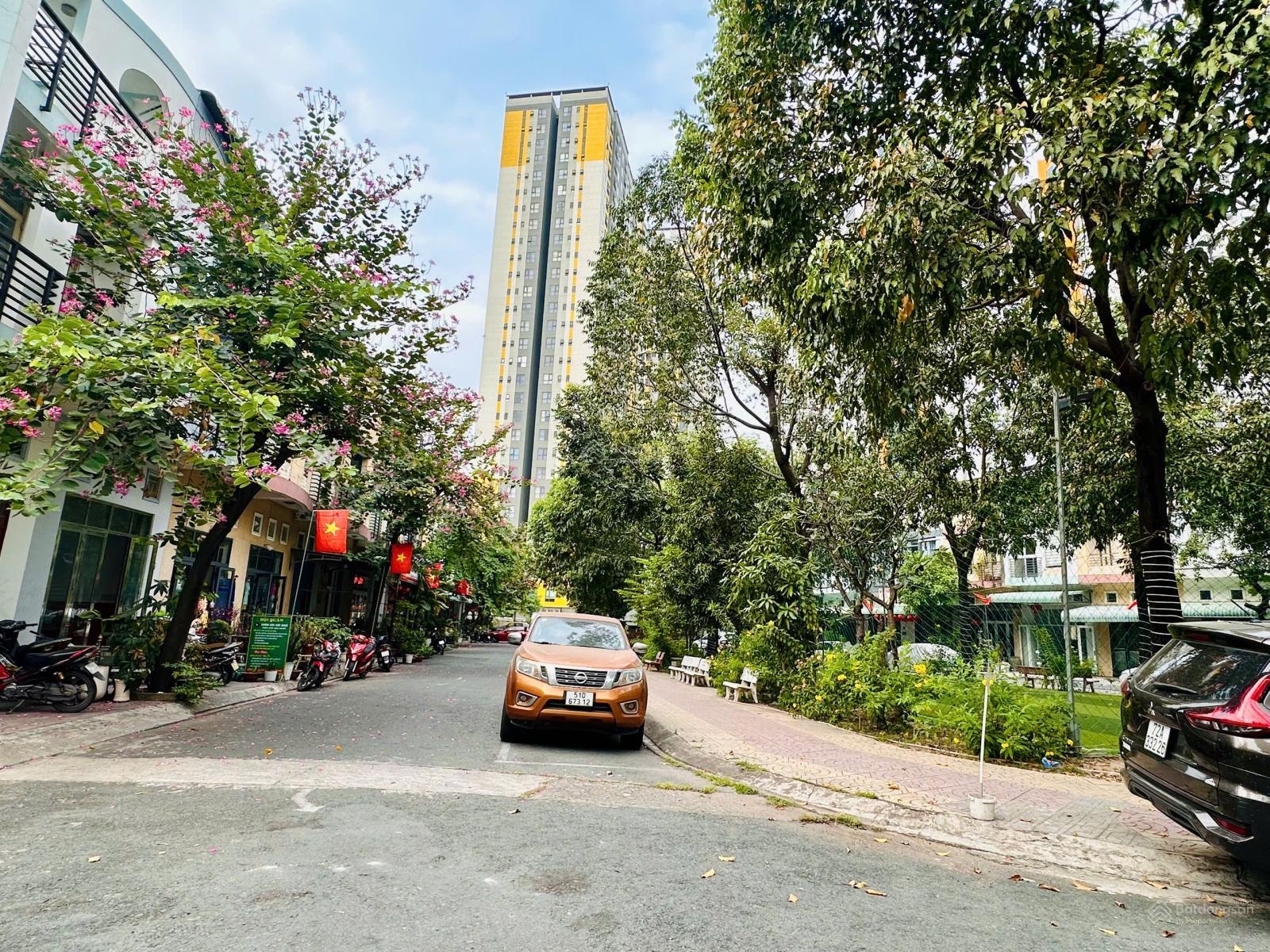 Cho thuê nhà KDC Nam Thịnh, An Bình, Dĩ An, 3PN, 5WC ngay cầu vượt Sóng Thần