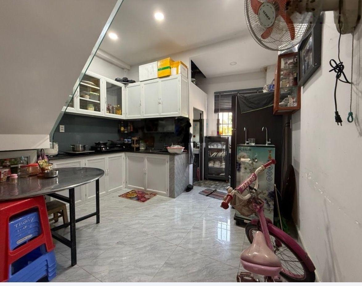 Bán nhà 1 trệt 1 lầu gần mặt tiền lê thị hoa tam bình, thủ đức