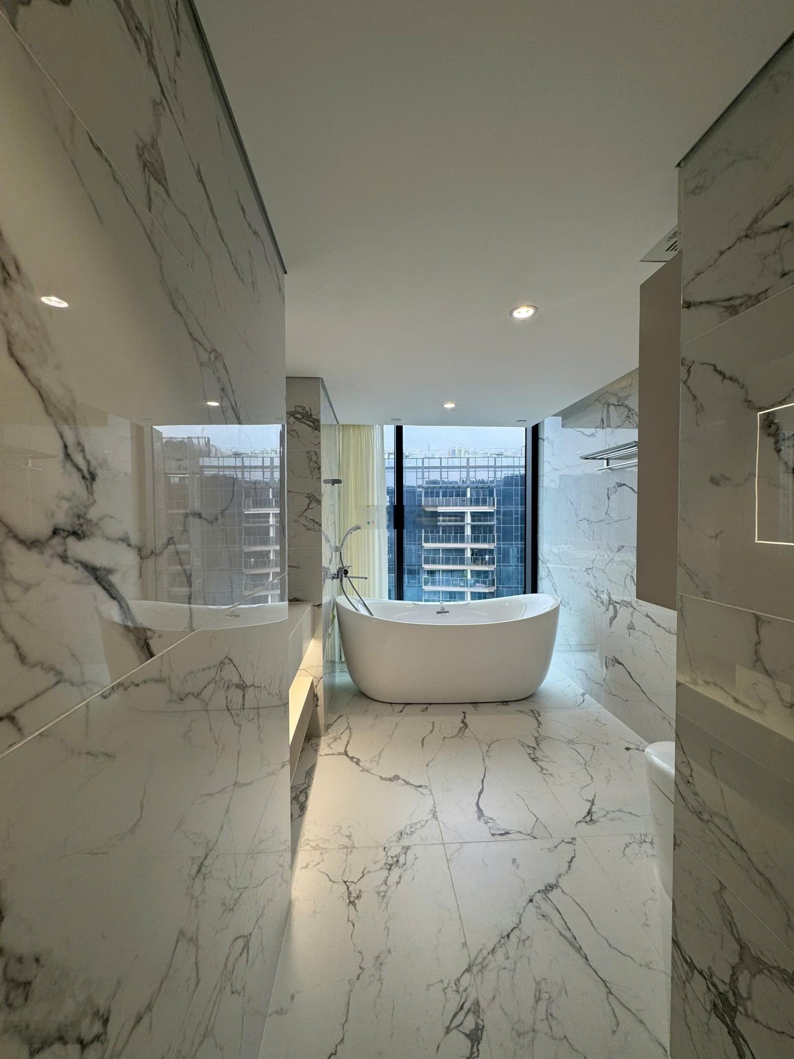 Cho thuê Lofthouse The Opera 3PN 220m2 View Panorama, Giá 195triệu/tháng, sẵn pass xem nhà 24/7.