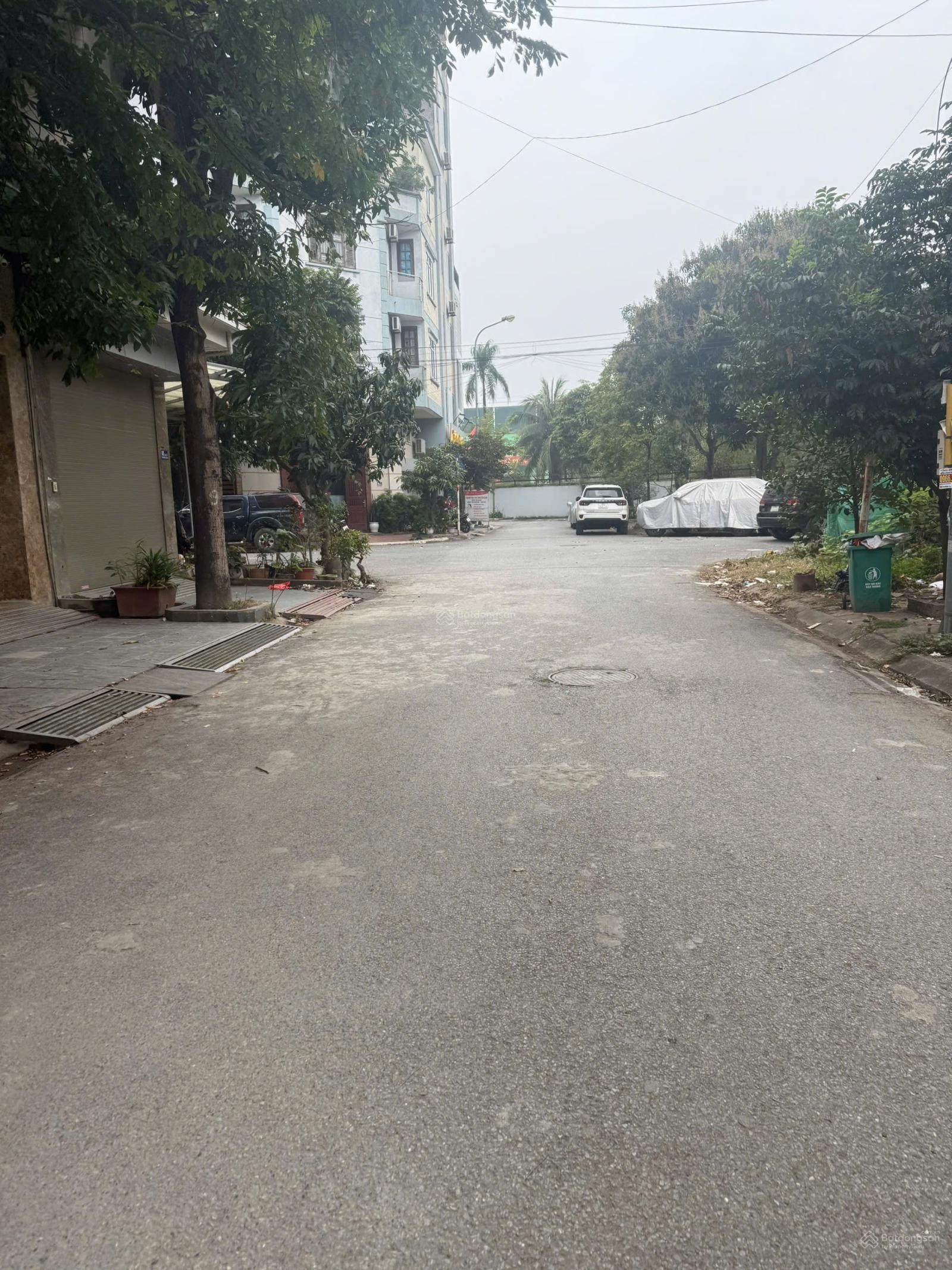 Tôi chính chủ cần bán nhà khu phân lô tđc tu hoàng xuân phương dt 50m2 x3,5T đường vỉa hè 13,5m