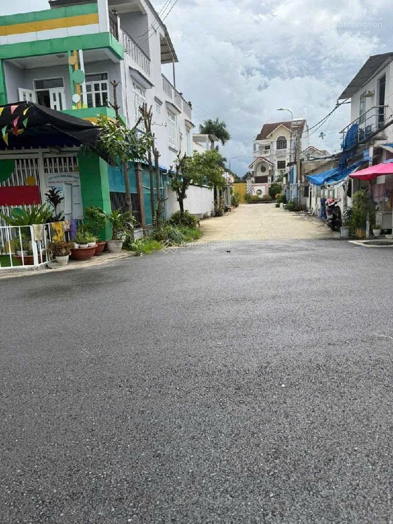 Lô góc 2 MT đường 20m nhà 3 tầng Lê Văn Lương, Nhà Bè