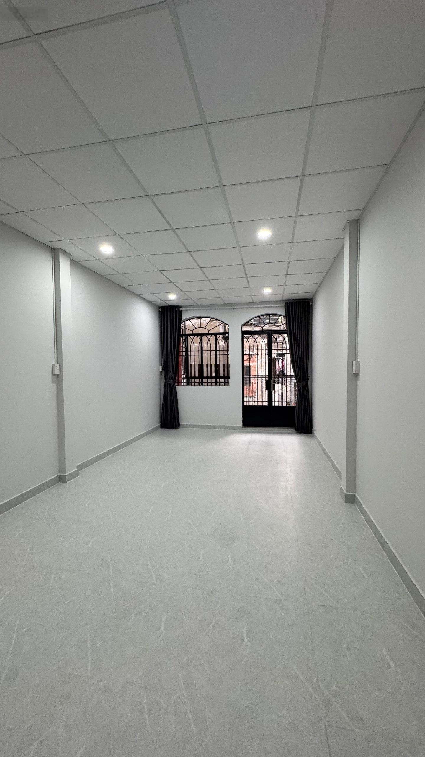 Bán nhà 344/2, Nguyễn Duy Dương, DT: 3.6m*12.5m. 43.2m2. Gía 6.7 tỷ Thương lượng