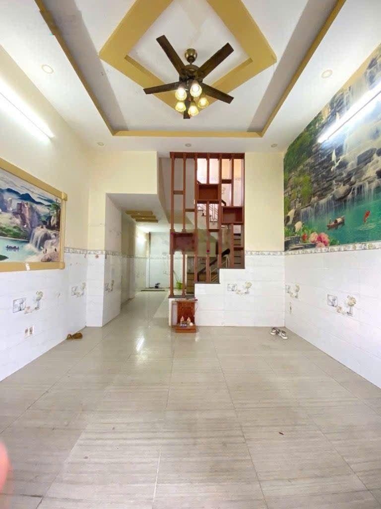 Bán nhà 2 tầng đường Lò Lu 70 m2 giá 4 tỷ 2.