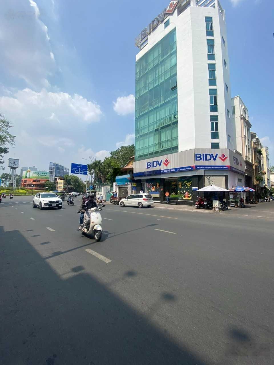 Bán Tòa Nhà Hầm 7 Tầng Mặt Tiền Cộng Hòa, Phường 12, Q Tân Bình - DT 9.5x33m-HDT 250triệu- Giá 52tỷ