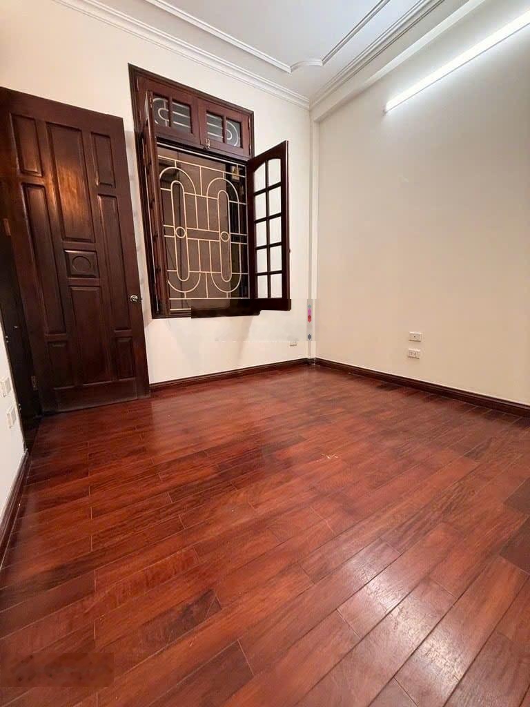 Bán nhà riêng hai bà trưng - dt 43m2 - 4 tầng - lô góc 2 thoáng - ô tô đỗ cửa - 13.x tỷ