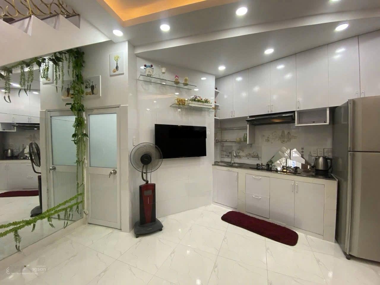 Nhà Đẹp Tỷ Mỷ Từng Chi Tiết - 4 Tầng - 3 Phòng Ngủ - Nở hậu