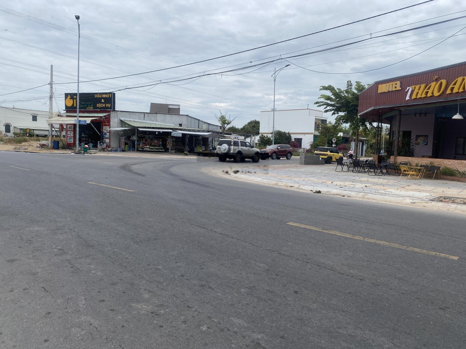 Bán đất lô góc mặt tiền Huỳnh Minh Thạnh đường lớn vỉa hè 2 bên buôn bán sầm uất