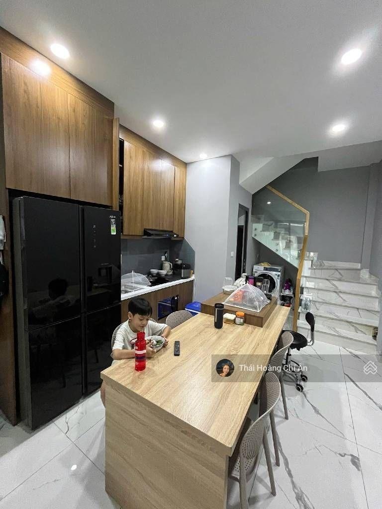 Hàng hiếm nguyễn thiện thuật q3 4 tầng hẻm xe hơi giá 8.9 tỷ