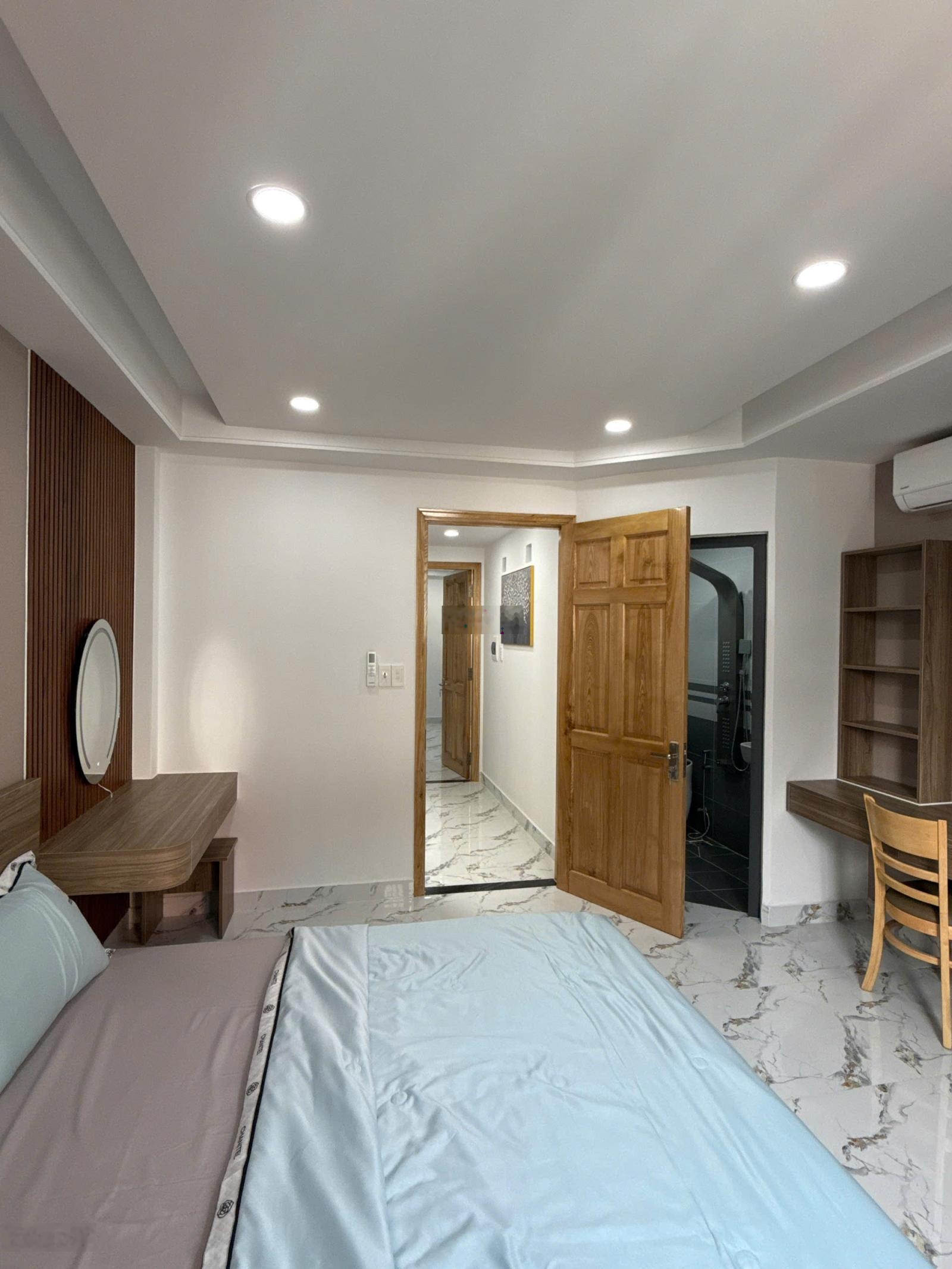 Nhà 5 tầng - Gần MT Nguyễn Văn Khối, HXH, sát CV Làng Hoa, nhỉnh 7 tỷ TL