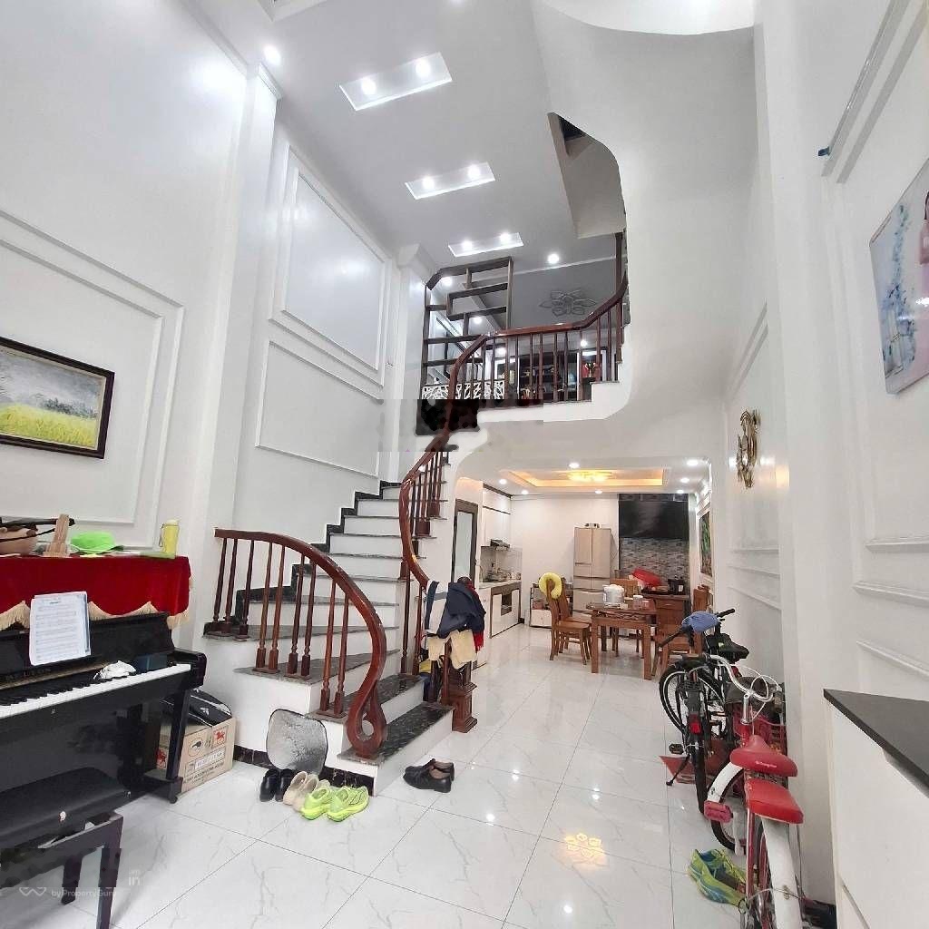 Nhà dân xây - view biệt thự kđt linh đàm - tặng full nội thất sẵn ở - ô tô đỗ gần - 41m- 5 tầng