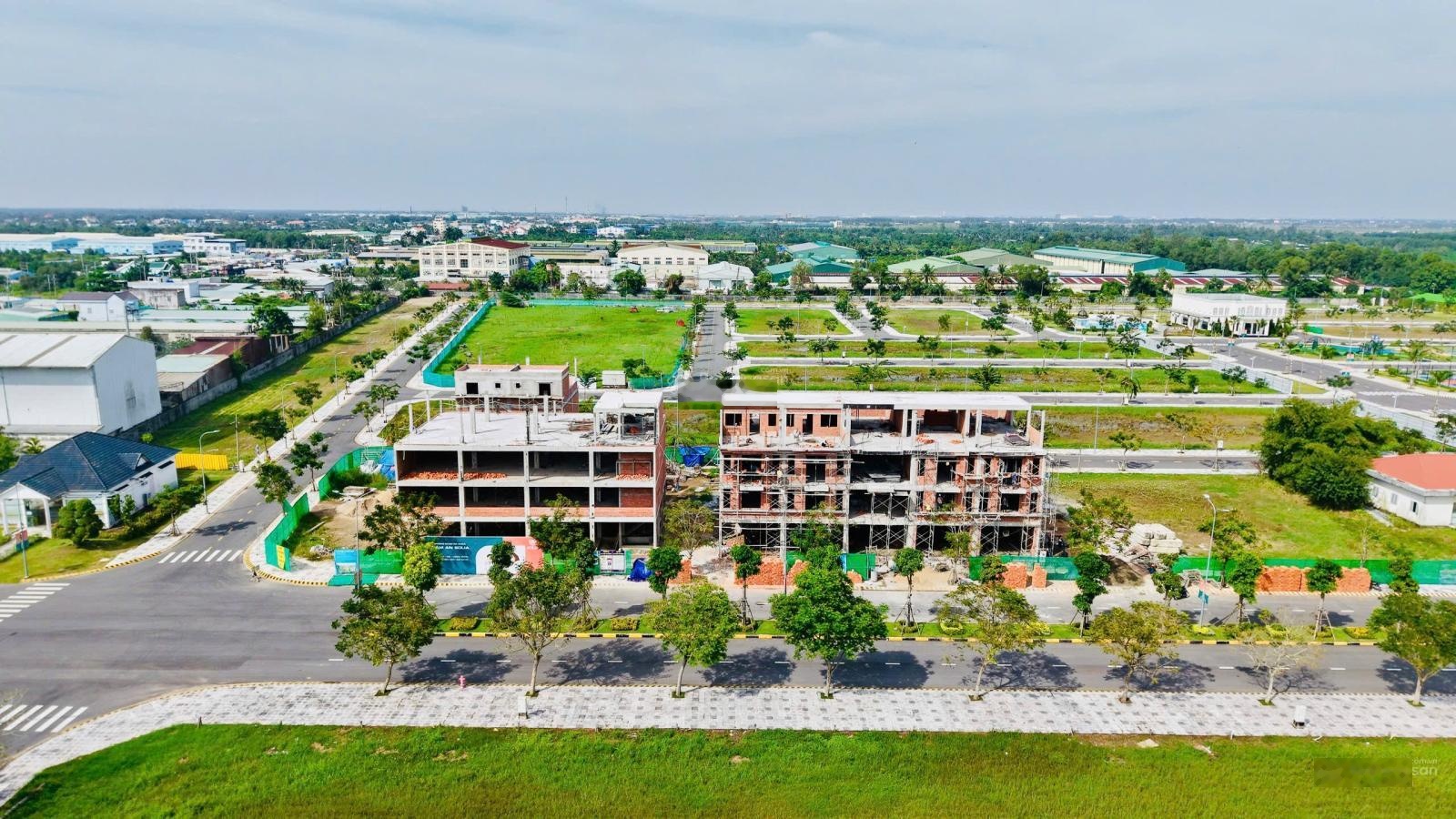 Bán đất nền dự án - sổ sẵn, pháp lý rõ ràng, tiện ích hoàn thiện. Mặt tiền ĐT830 tiềm năng tăng giá