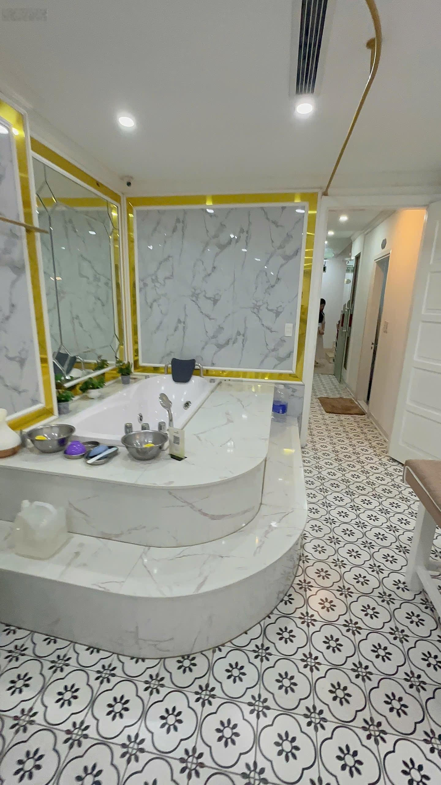 Chính chủ cần nhượng gấp spa,full đồ tại: Trung Kính-Trung Hoà-Cầu Giấy