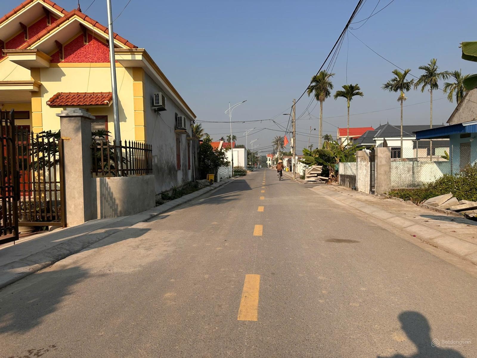 (Siêu phẩm) chính chủ cần bán lô mặt đường nhựa thôn Lão Phú, Xã Tân Phong