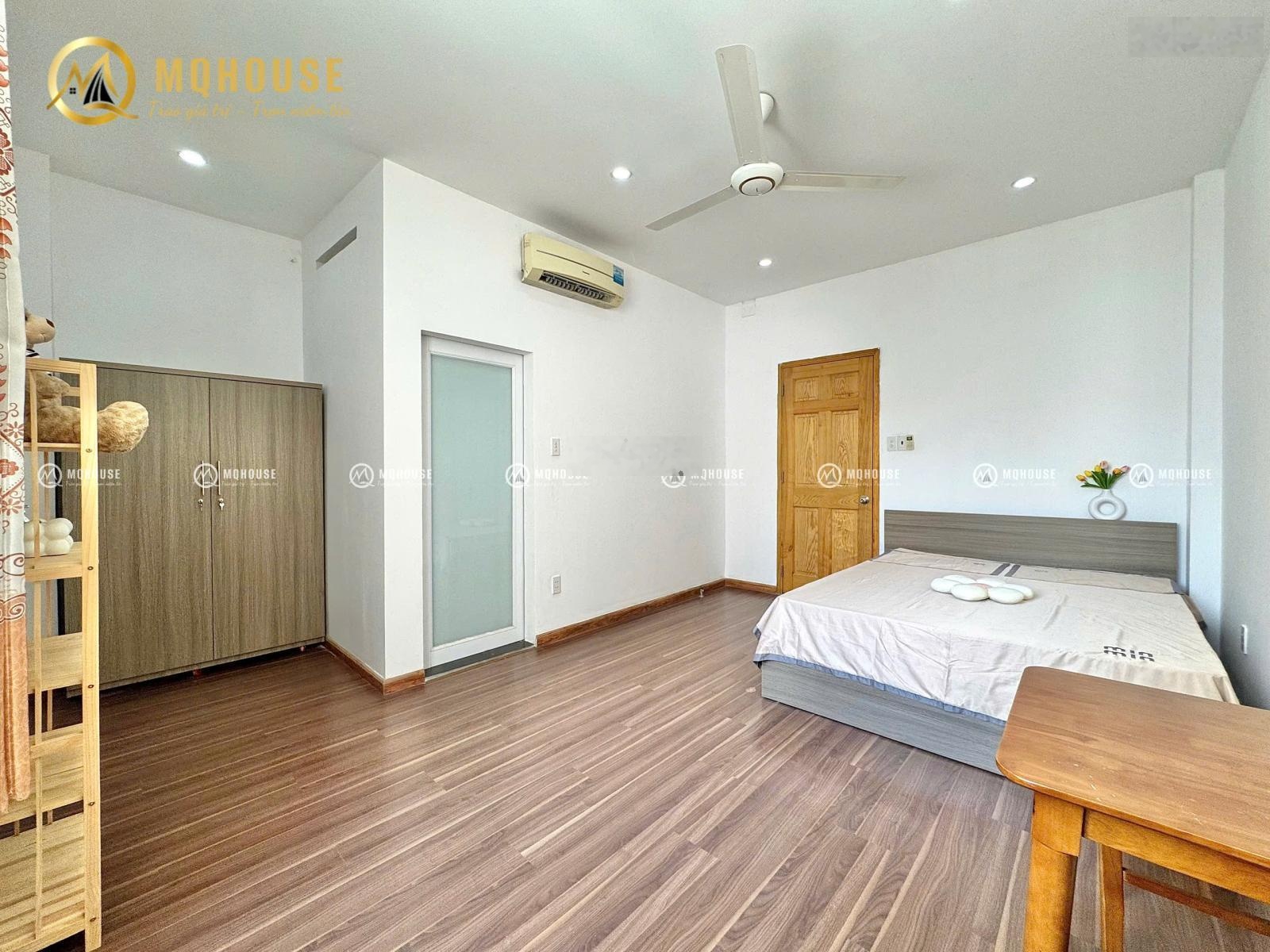 Phòng mới 40m.Không gian rộng.Tách bếp Hoàng Hoa Thám Tân Bình Thang Máy.