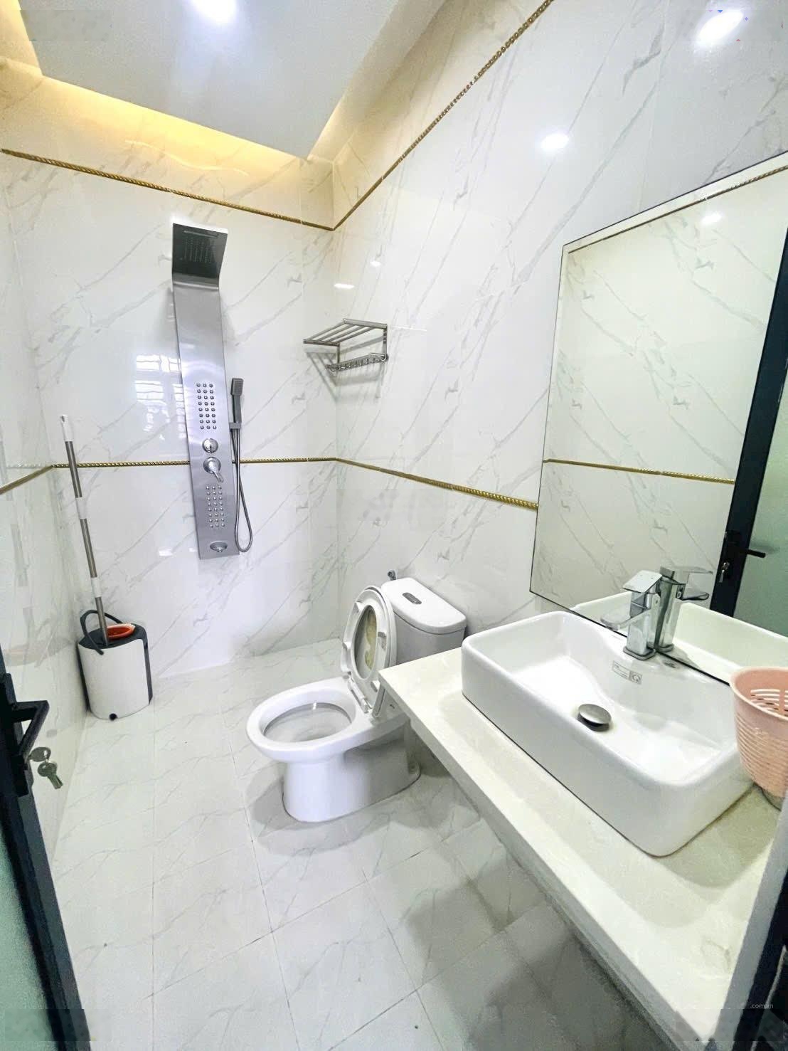 Oto Ngủ Trong nhà - xây dựng BTCT 4 TẦNG- Mới đẹp - HẺM Xe Tải- GẦN GIGAMALL, PHẠM VĂN ĐỒNG