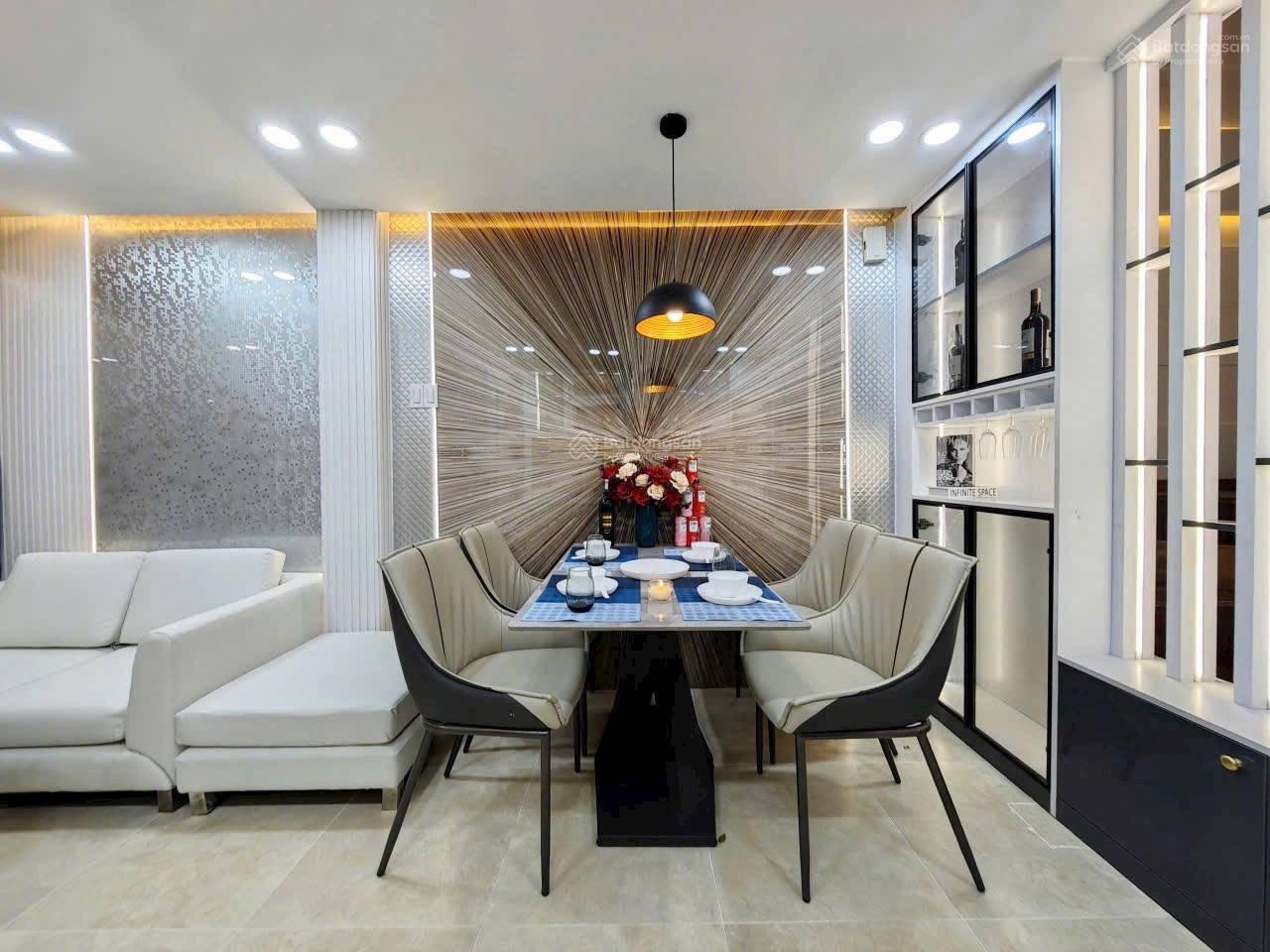 Nhà Đẹp Bước Vào Là Muốn Mua - 3 Tầng - 2 Phòng Ngủ - Full Nội Thất