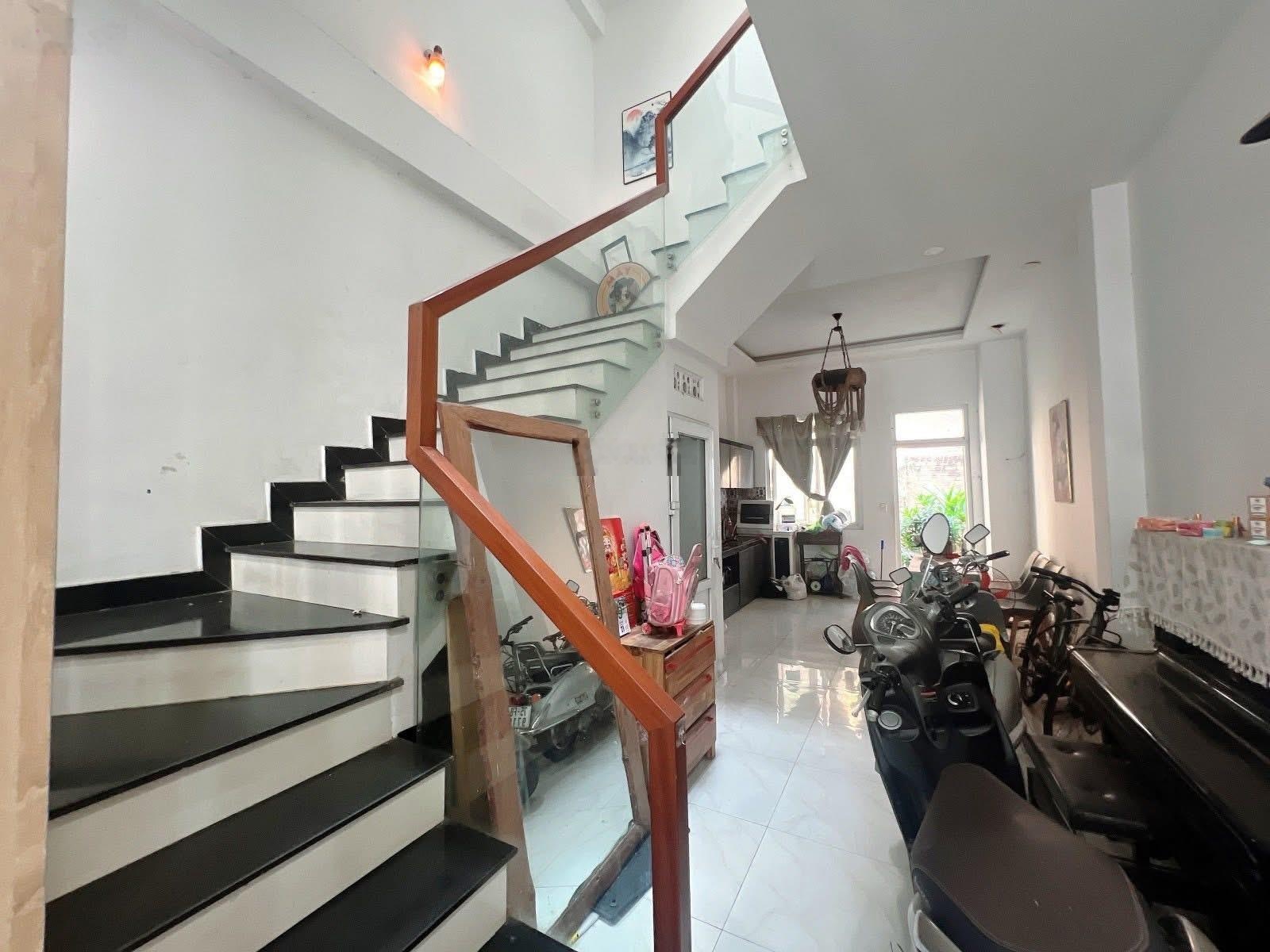 3 Tầng- Oto ngủ nhà- hẻm xe tải - Chỉ nhỉnh 6t - Hiệp Bình Phước