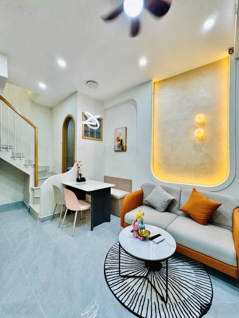 Nhà Đẹp Khu VIP - 2 Tầng - 2 Phòng Ngủ - Khu Đại Học