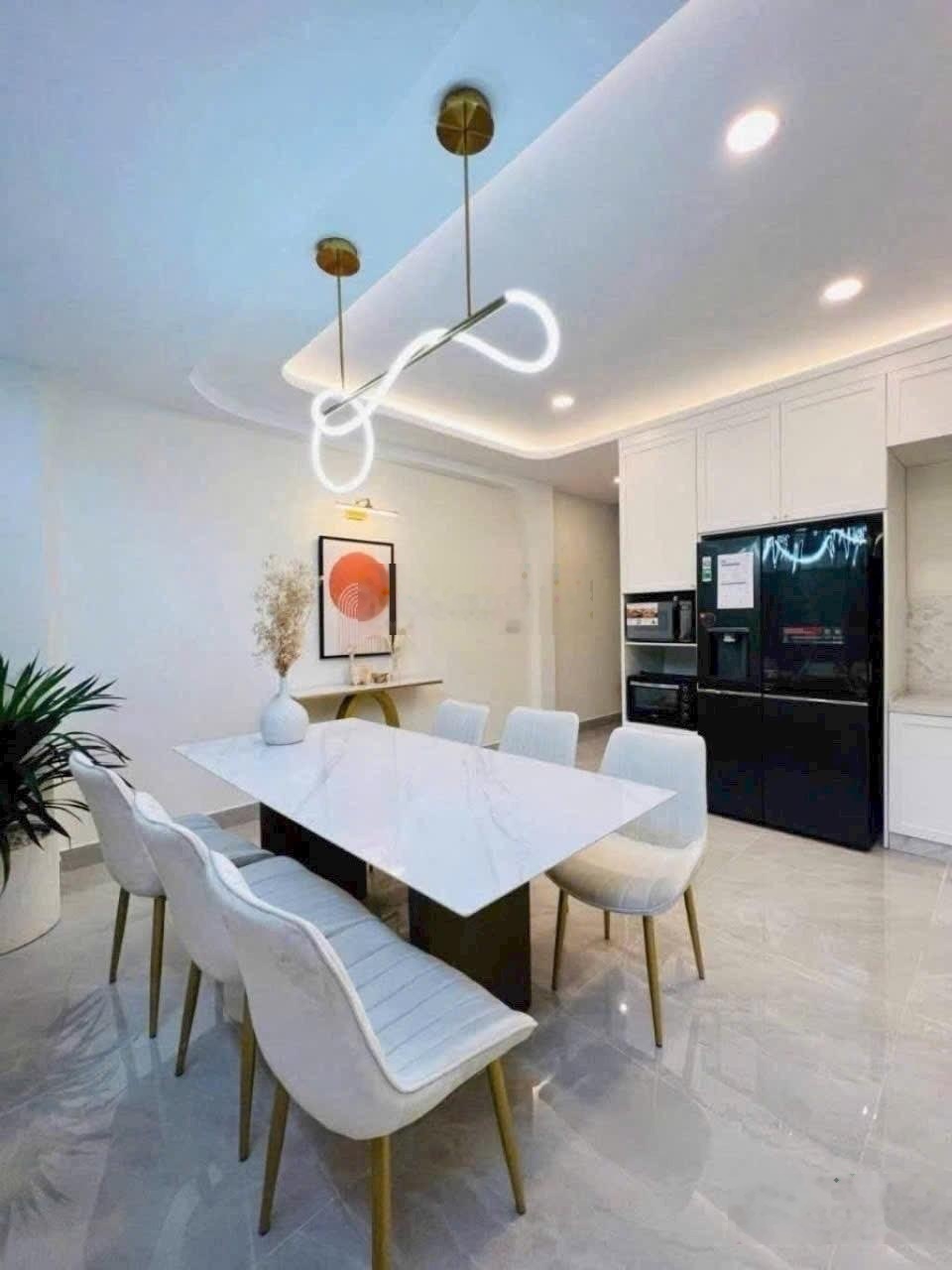 Vừa mới lên sóng chủ giảm ngay 120 triệu - giá chào mới 9.68 tỷ nhà phân lô vip hẻm ô tô