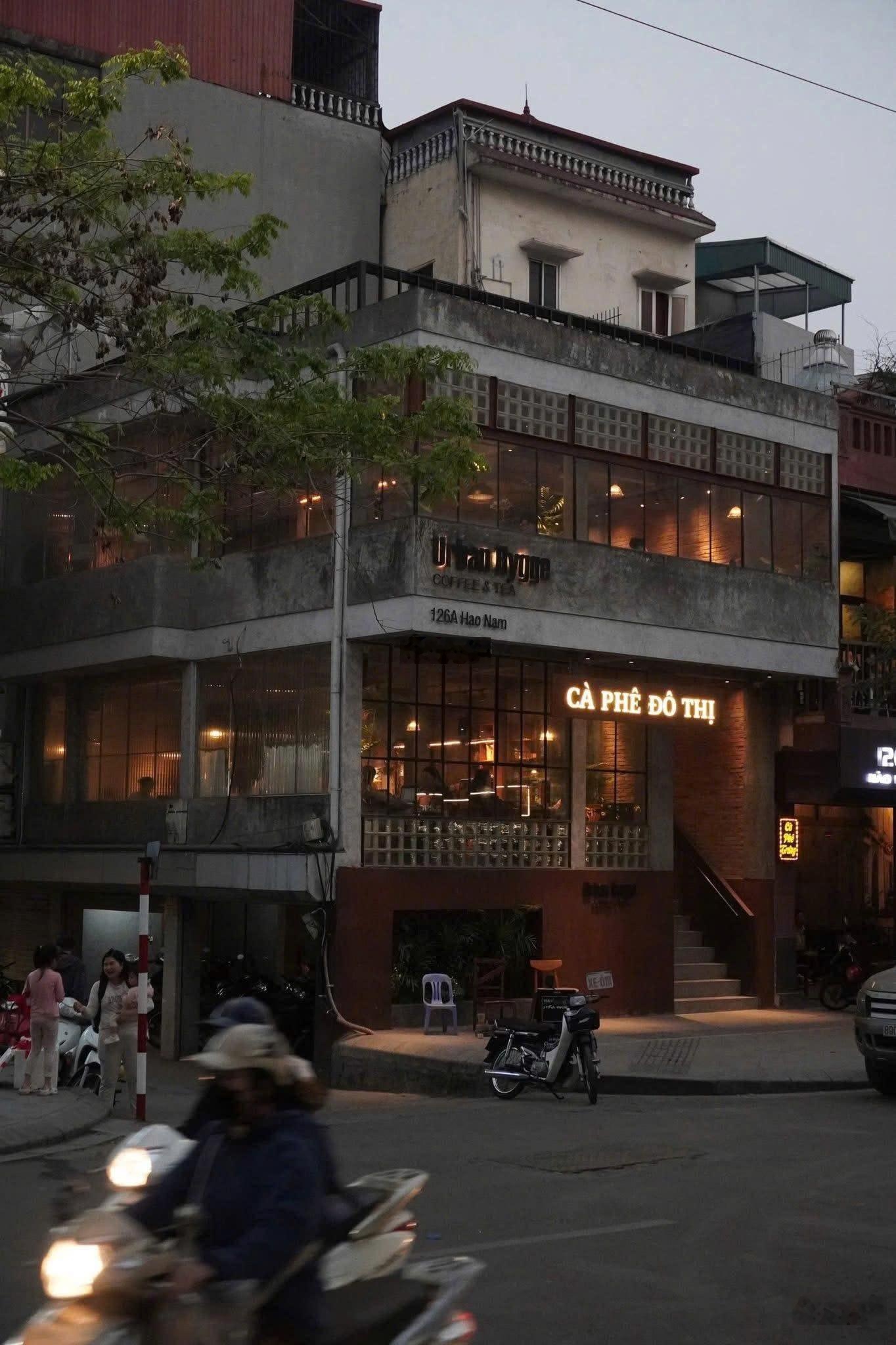 Nhà mặt phố cho thuê tại Phố Bà Triệu, Hai Bà Trưng: 160mx2t, mt5,5m: làm cửa hàng, thời trang,...