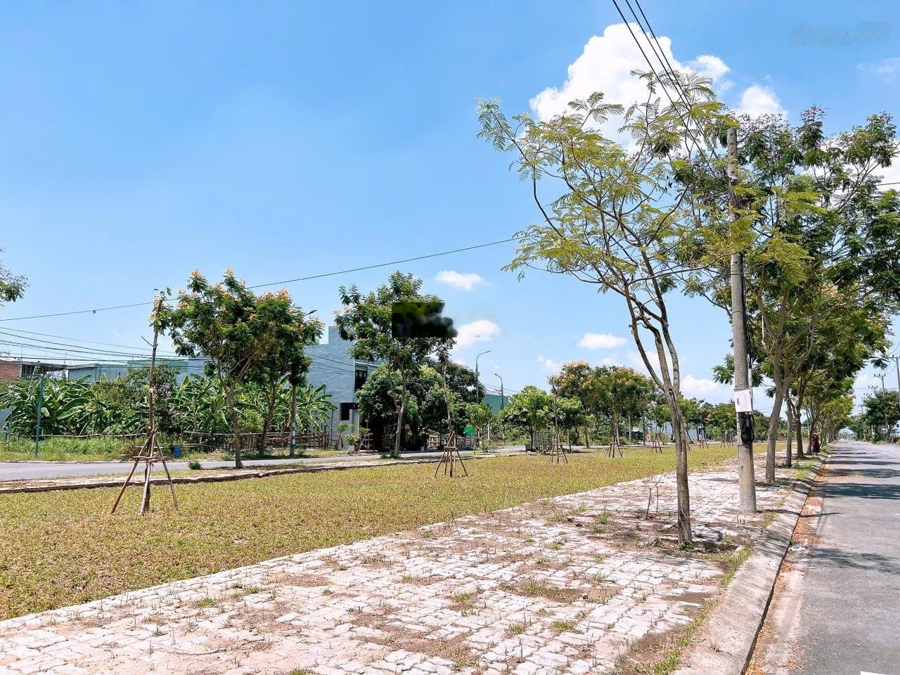 Bán lô Ban Ban 15, đường 7m5x2 có con lươn rộng. Rẻ nhất Bá Tùng (mở rộng).