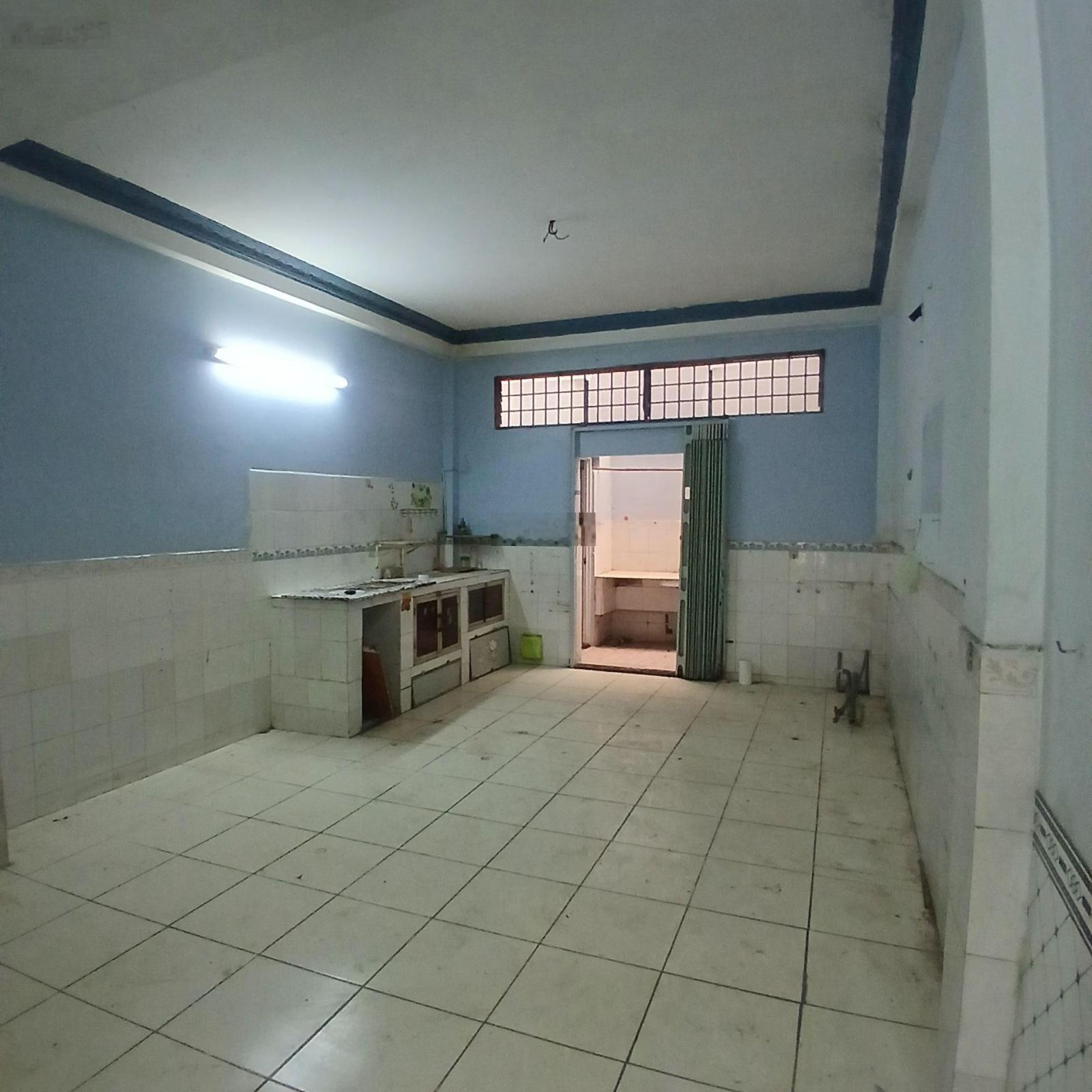 8 tỷ 200 thương lượng, nhà 3 tầng, mặt tiền kinh doanh, diện tích : 4 x 20( 80 m2).