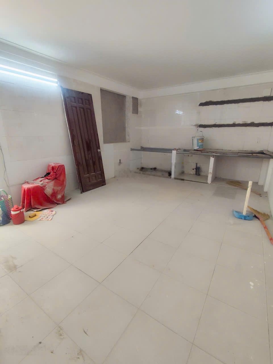 Cho thuê nhà mặt tiền đường Tên Lửa 6x20m bốn lầu 8PN có sẵn máy lạnh vỉa hè 8m ngay aeon bình tân