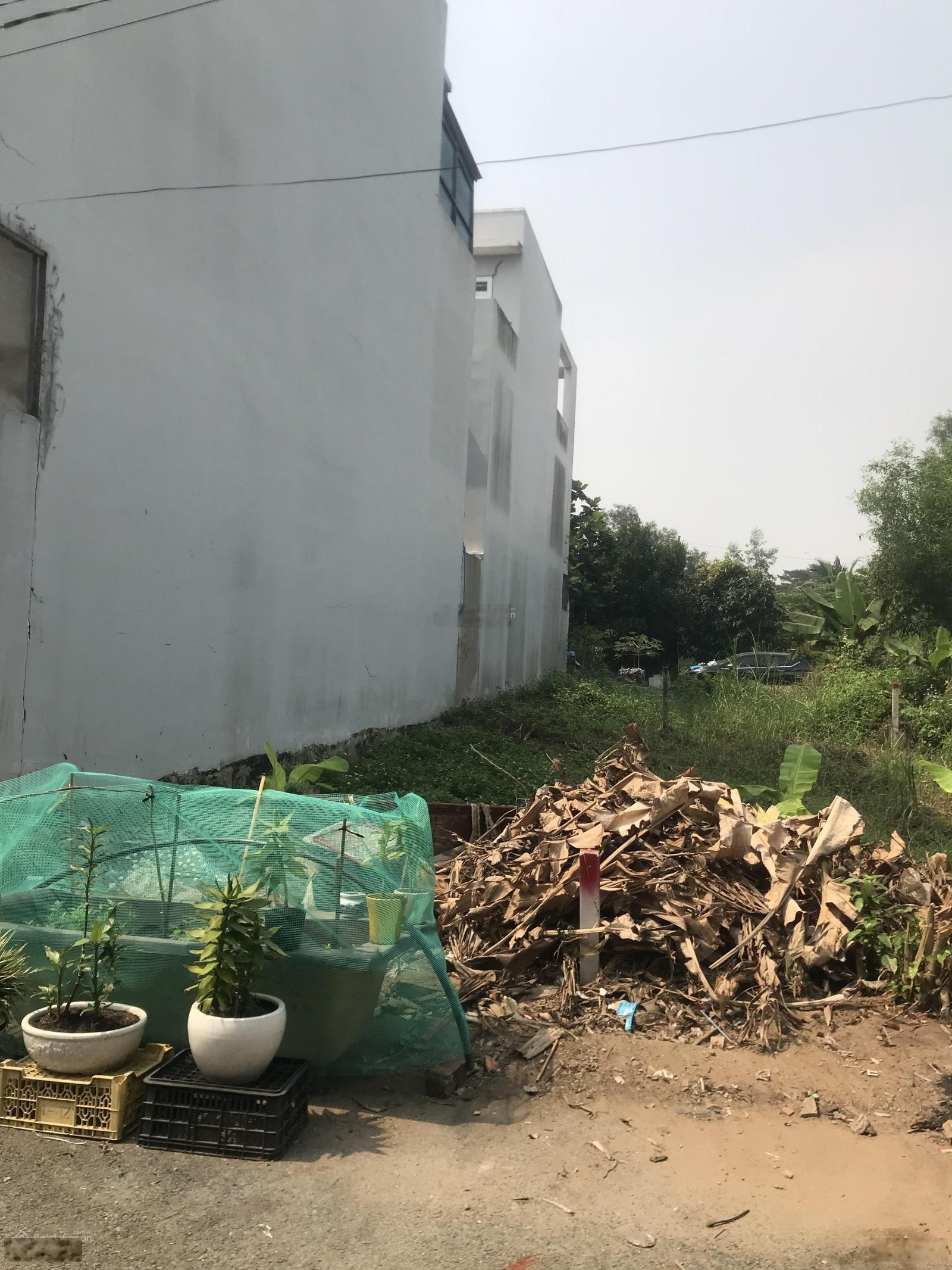 Bán đất hẽm xe hơi cạnh chợ Phú Thuận dg Cao Thí Chính, phường Phú thuận quận 7. Giá 3.9 ty