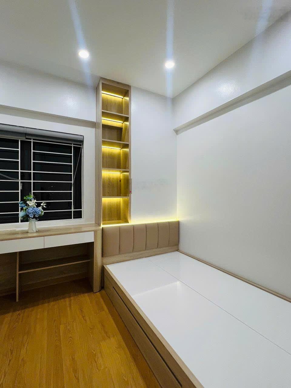 Bán căn góc view hồ Định Công 3 p ngủ rộng 85m2 toà OCT1 ĐN1, đối diện dự án X2 Đại Kim - 6,x tỷ