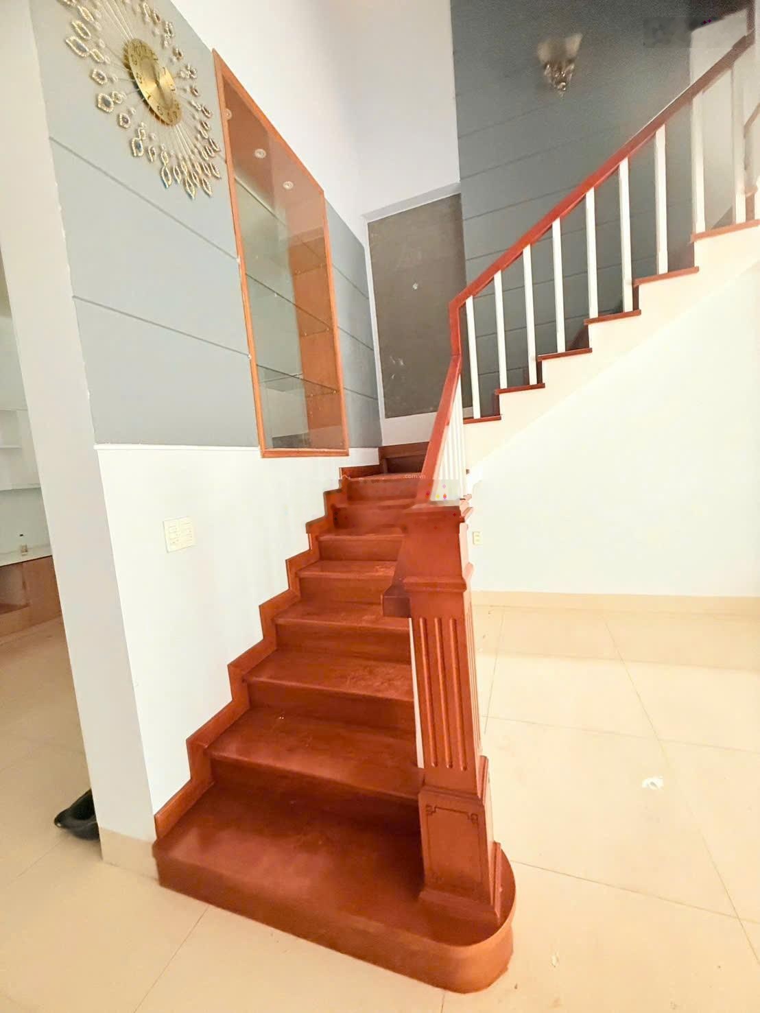 Bán gấp nhà 3 tầng ,nhà mới ở ngay Đường Số 5, Bình Hưng Hòa, Bình Tân, 8,45 tỷ - 82,7 m2