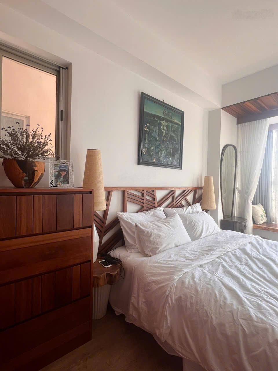 Cho thuê Midtown M7 tầng trung view villa