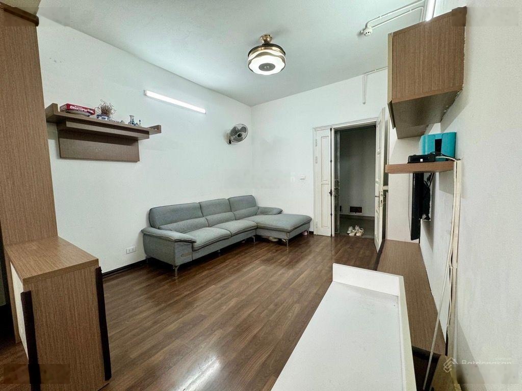 Chính chủ bán gấp chung cư Cầu Giấy 95m 3N 2WC phòng nào cũng thoáng sáng ở luôn 8,8 tỷ