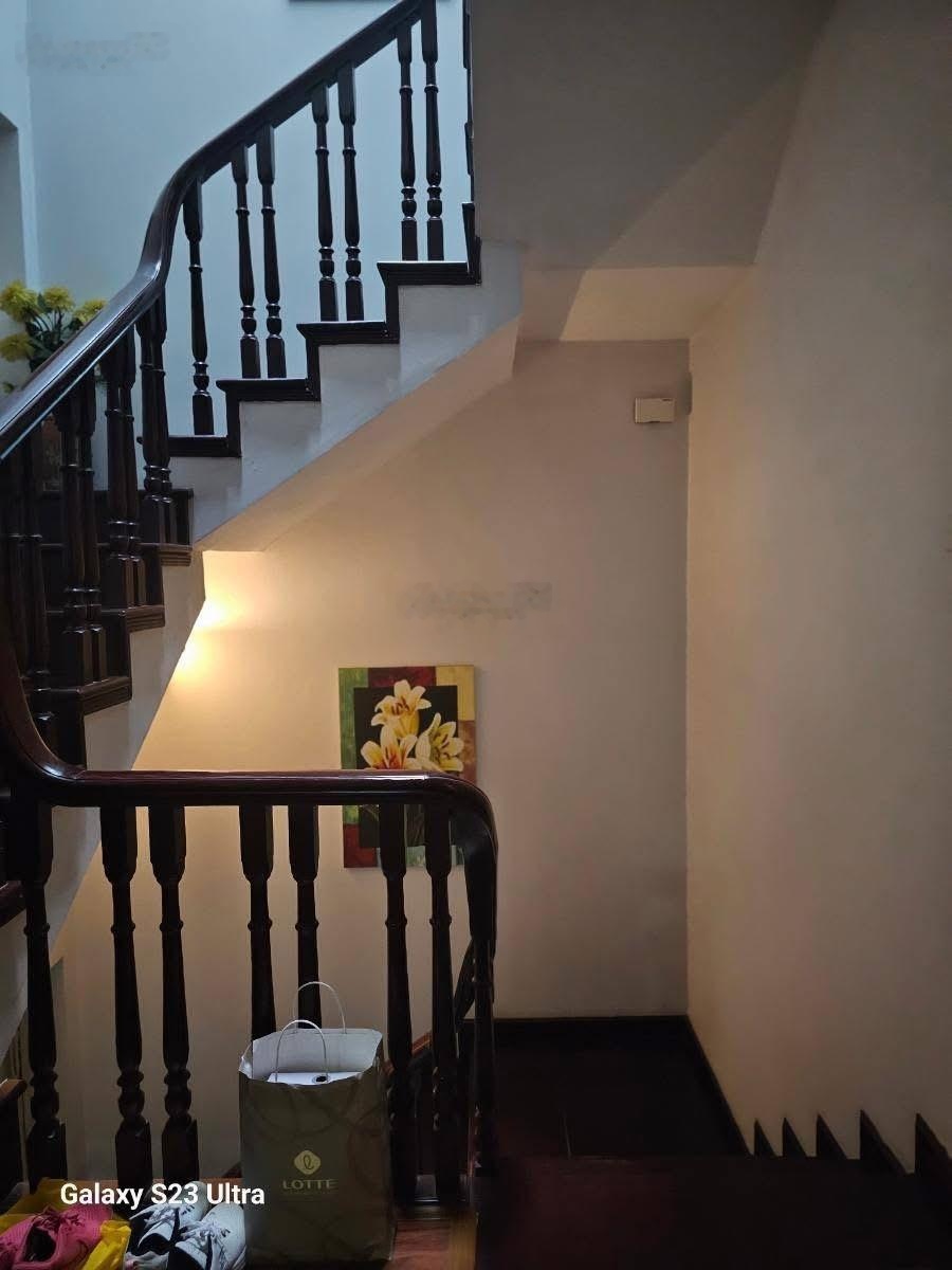 Bán biệt thự Vân Hồ- Hai Bà Trưng ngõ nông_xe 3 bác đi bộ ra cv Thống Nhất DT 90m-MT 9.5m giá 21 ty