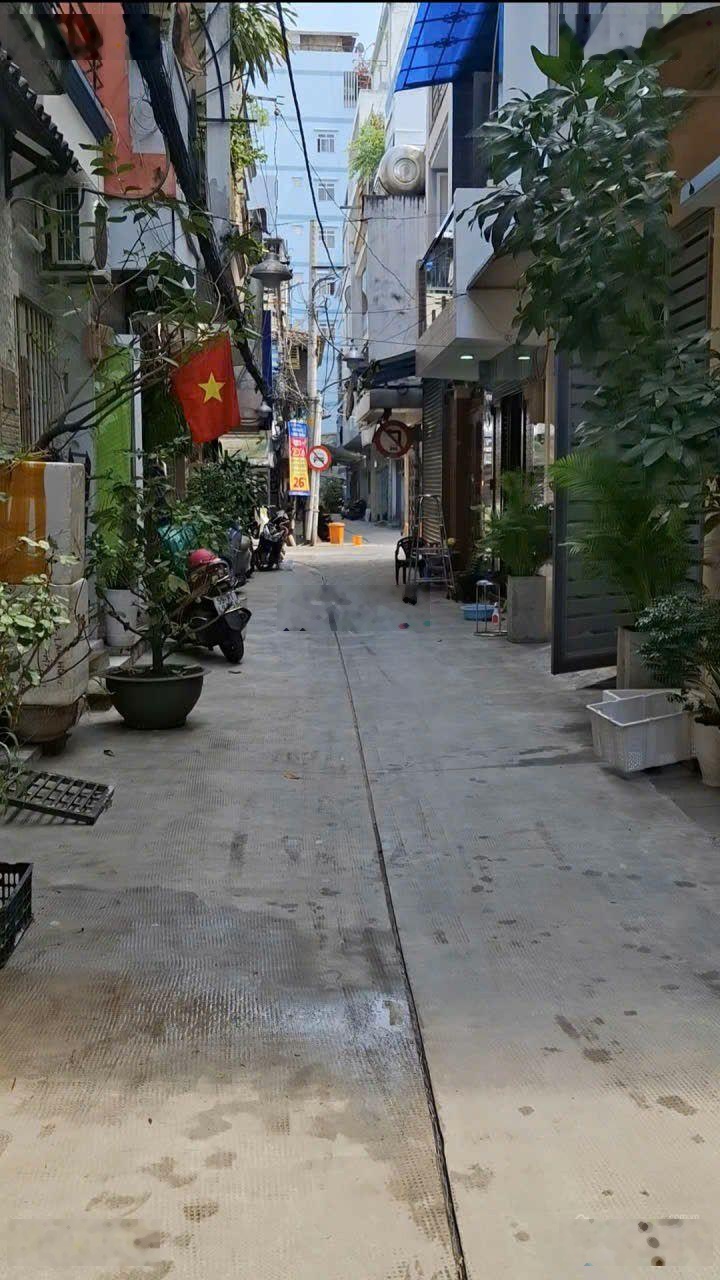 Bán nhà Quận 10. Đường Hồ Thị Kỷ. Hẻm ô tô đỗ cửa. 6 tỷ 4